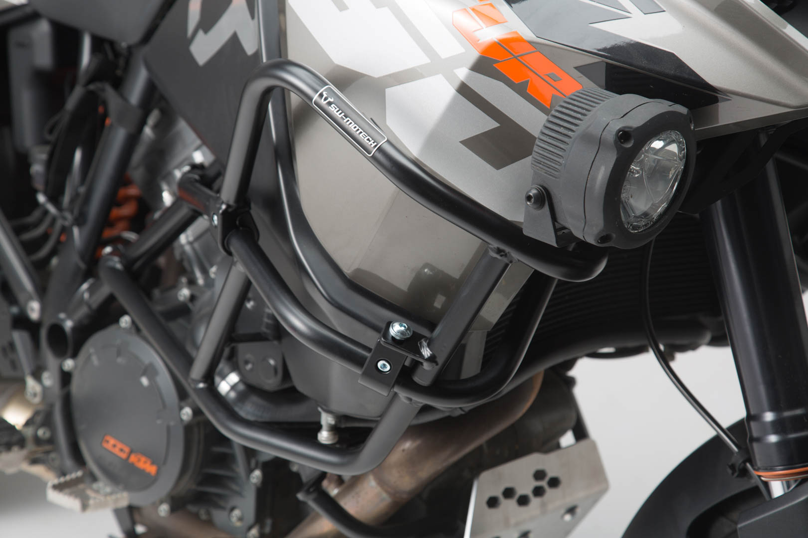SW-Motech Övre kraschstång för orig. KTM kraschstång - Svart. 1290 SAdv R / S (16-), 1090 Adv (16-). Figur 1