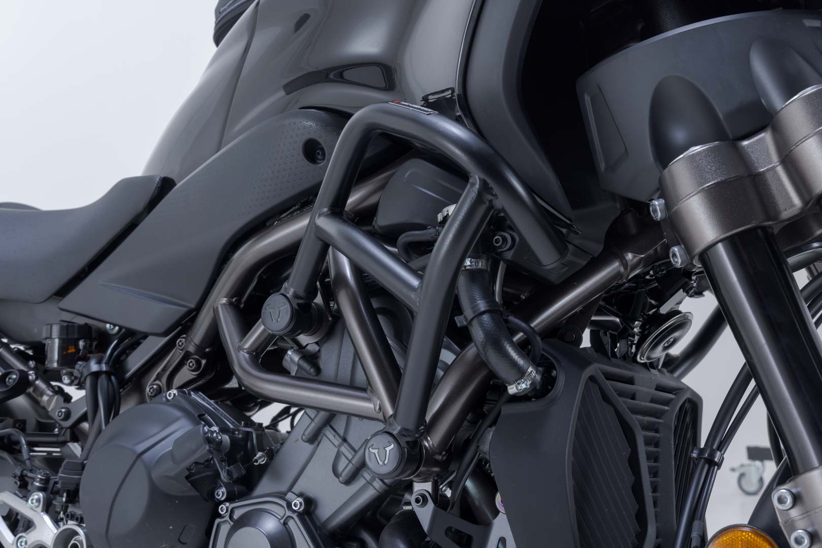 SW-Motech Krockbåge - Svart. Yamaha Niken GT (22-). Figur 1