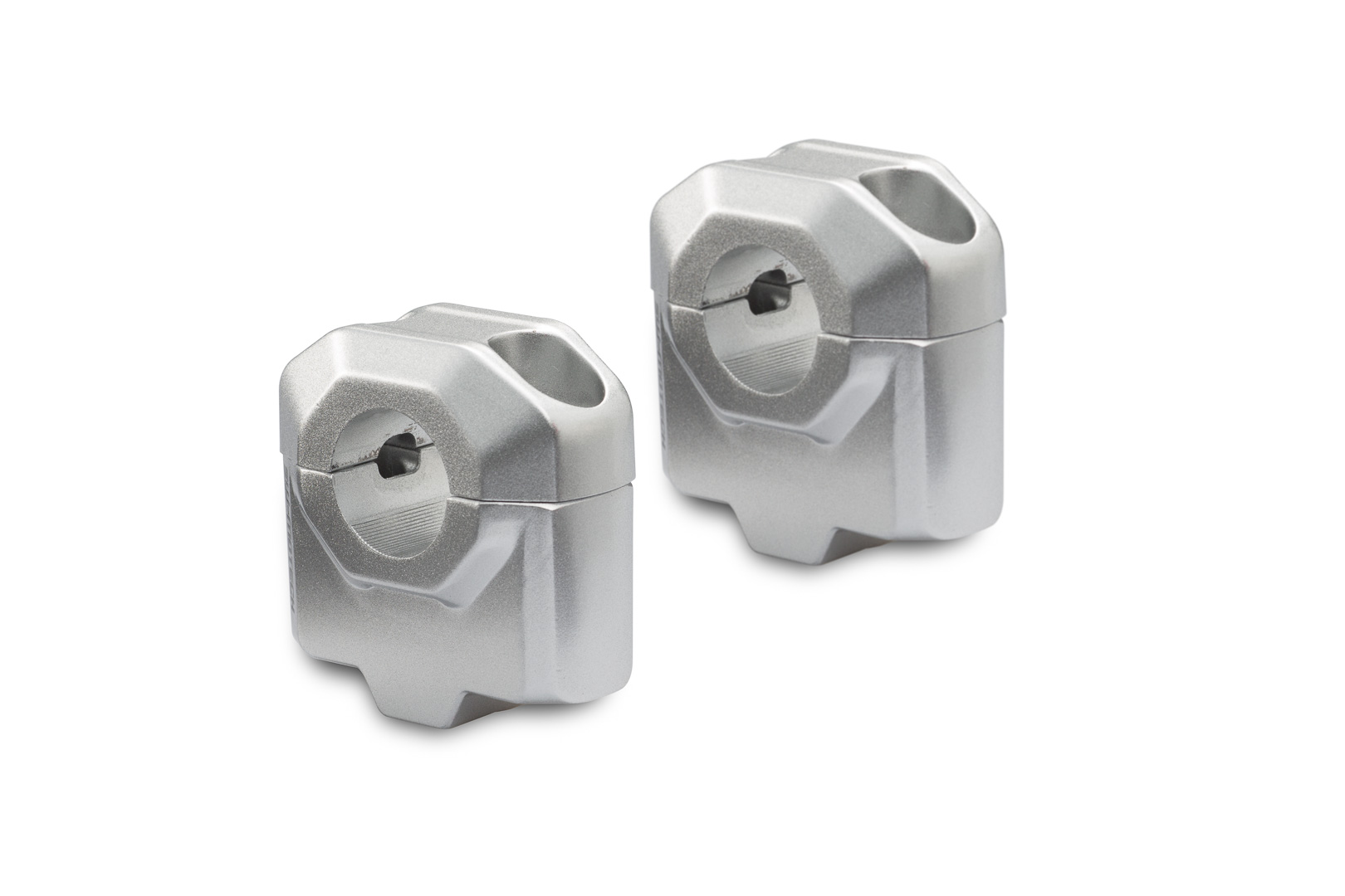 Ghidon SW-Motech pentru ghidonul Ø de 22 mm - H=30 mm. Argintiu. Figura 1