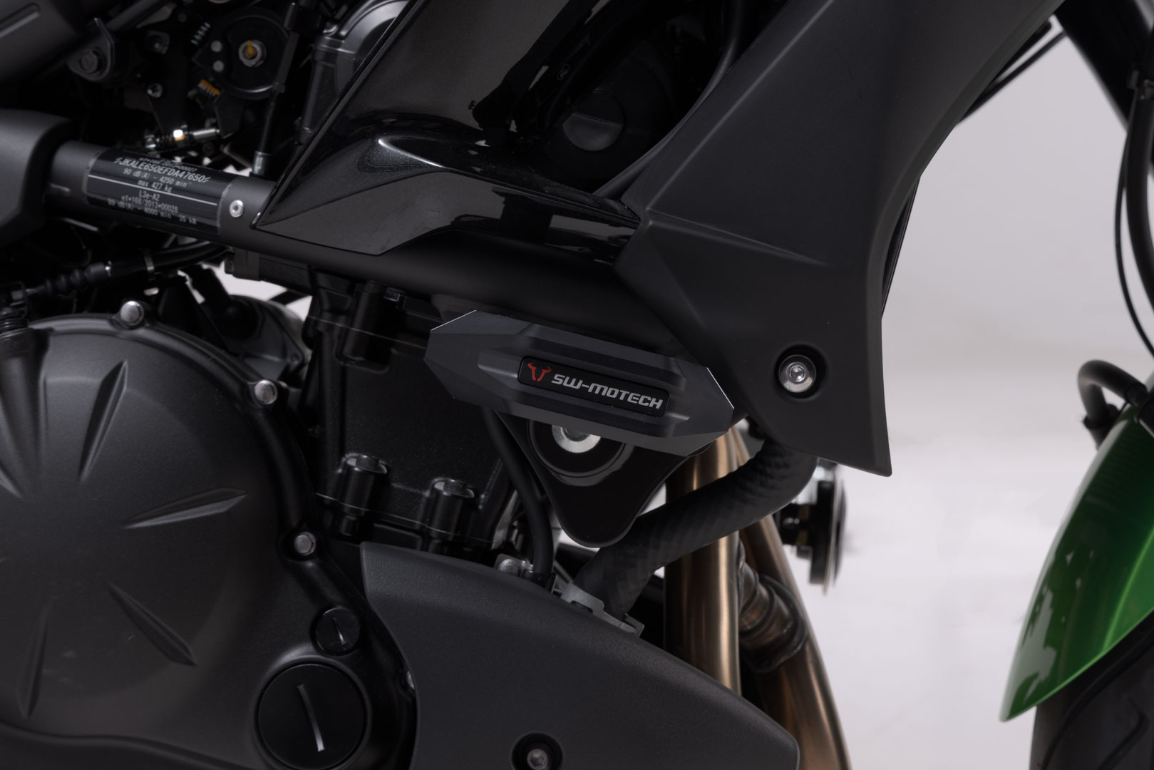 SW-Motech Frame skjutreglage kit - Svart. Kawasaki Versys 650 (14-21). Figur 4