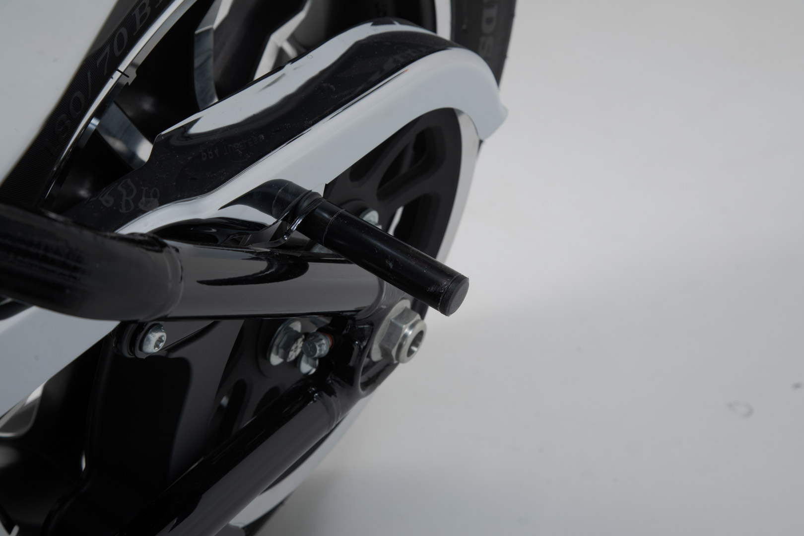 SW-Motech SLH portavion lateral LH2 stânga - Harley-David. Softail Low Rider/ S (17-). Pentru LH2. Figura 5