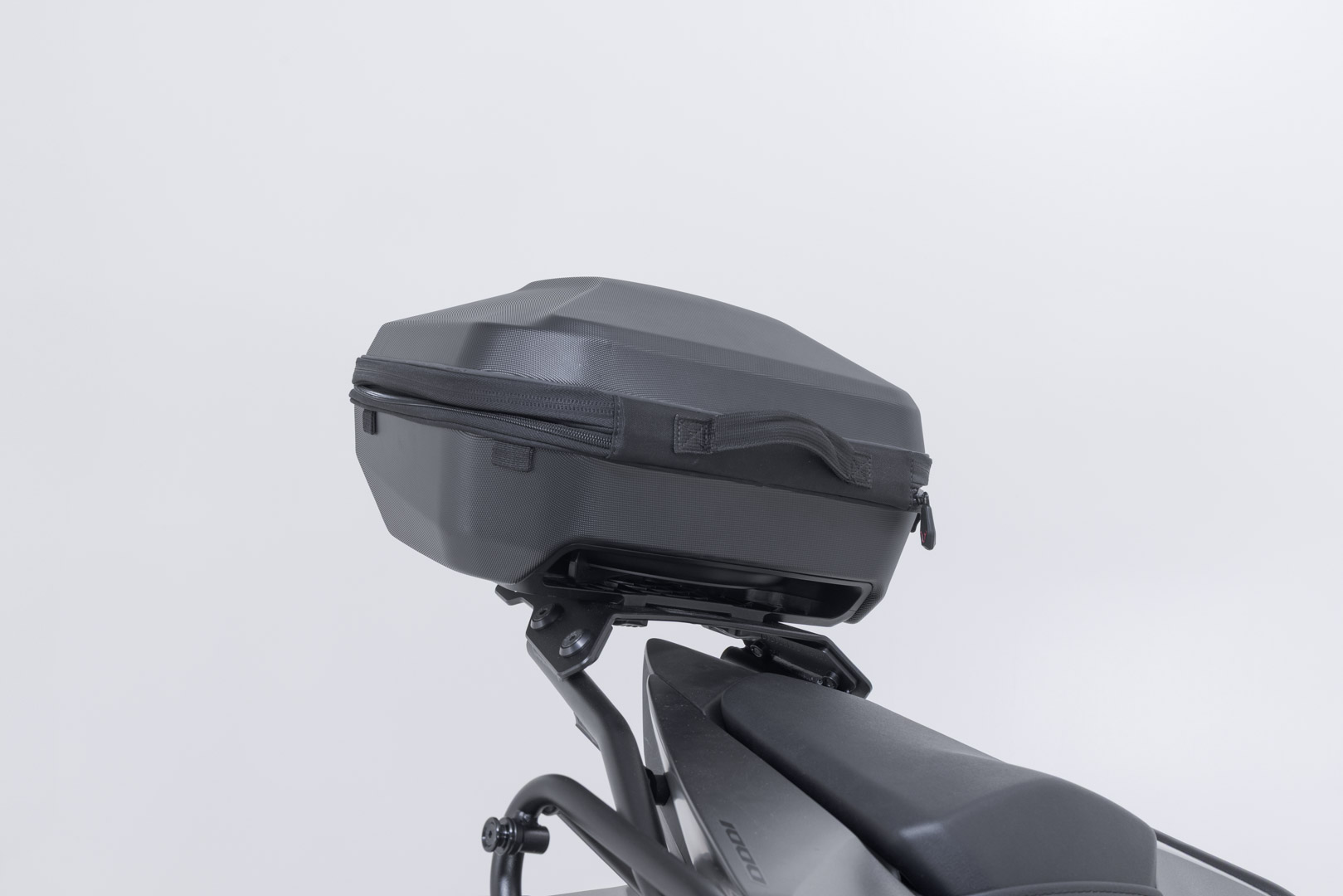 Sistem de carcasă superioară SW-Motech URBAN ABS - Negru. Honda CB1000 Hornet (24-). Figura 5