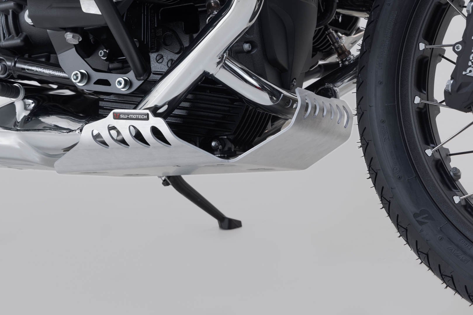 SW-Motech Motorskydd - Silver. BMW R12 / R12 nineT (23-). Figur 4