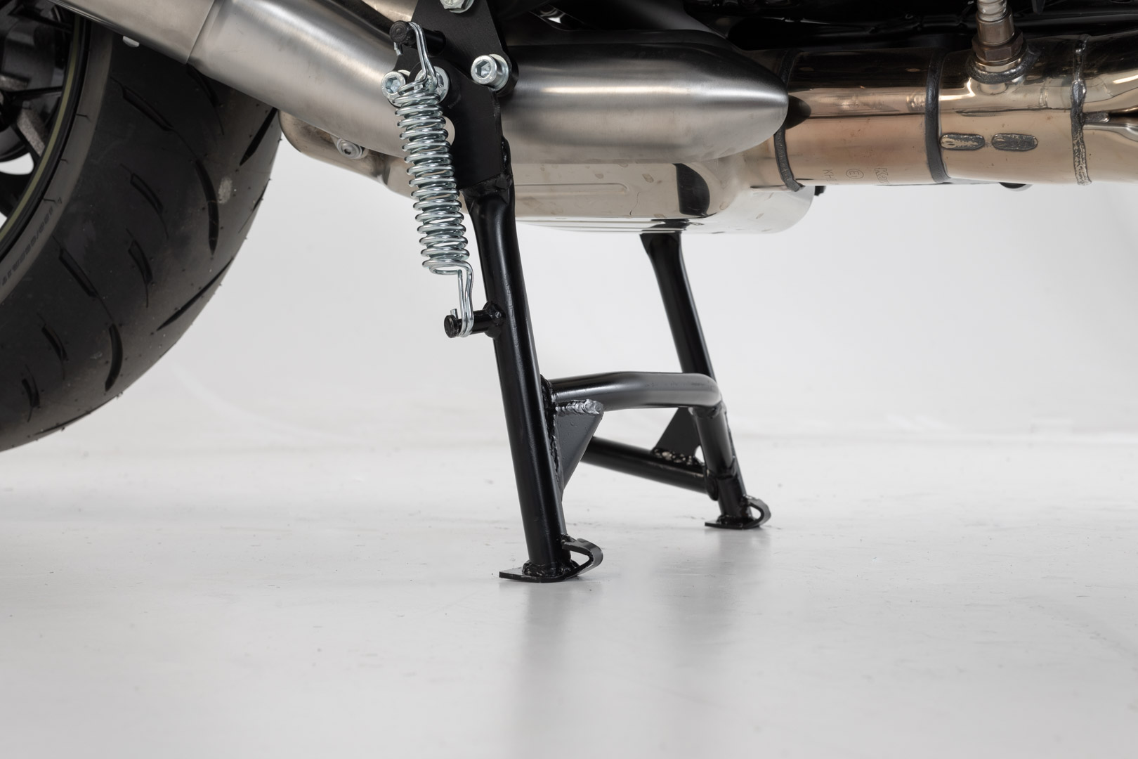 Standul SW-Motech - Negru. Kawasaki Z900RS/ Cafenea (17-). Figura 3