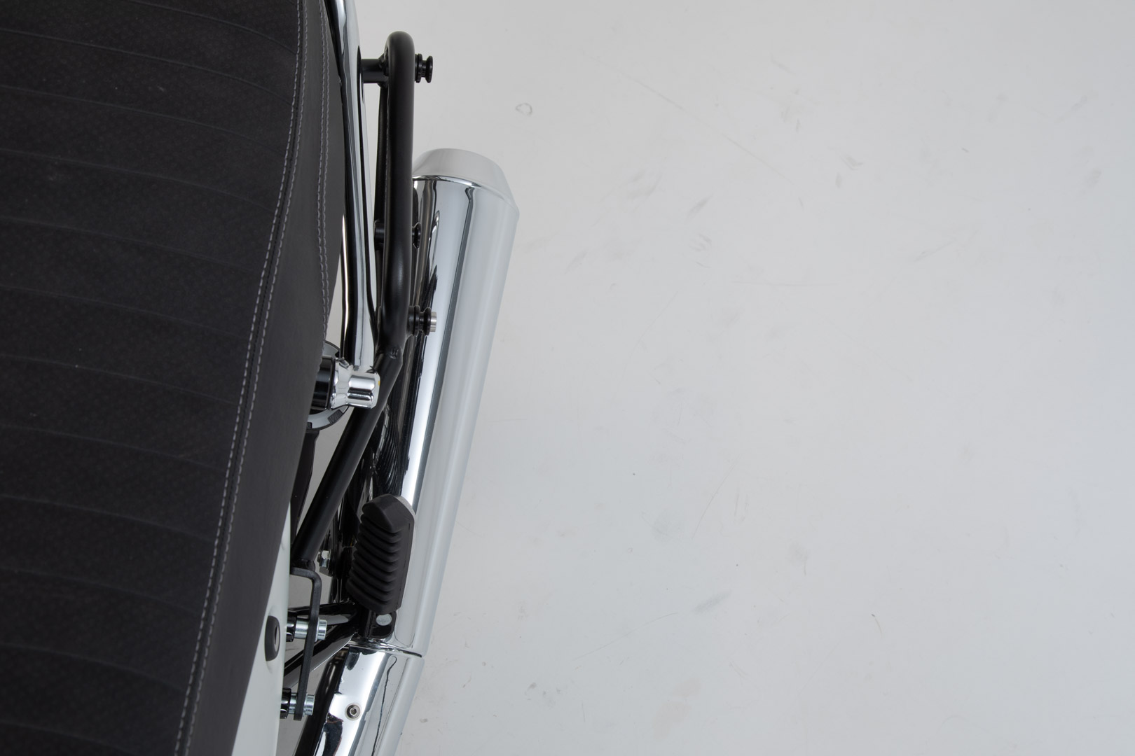SW-Motech SLC portavion lateral stânga - Moto Guzzi V7 III (16-). Figura 5