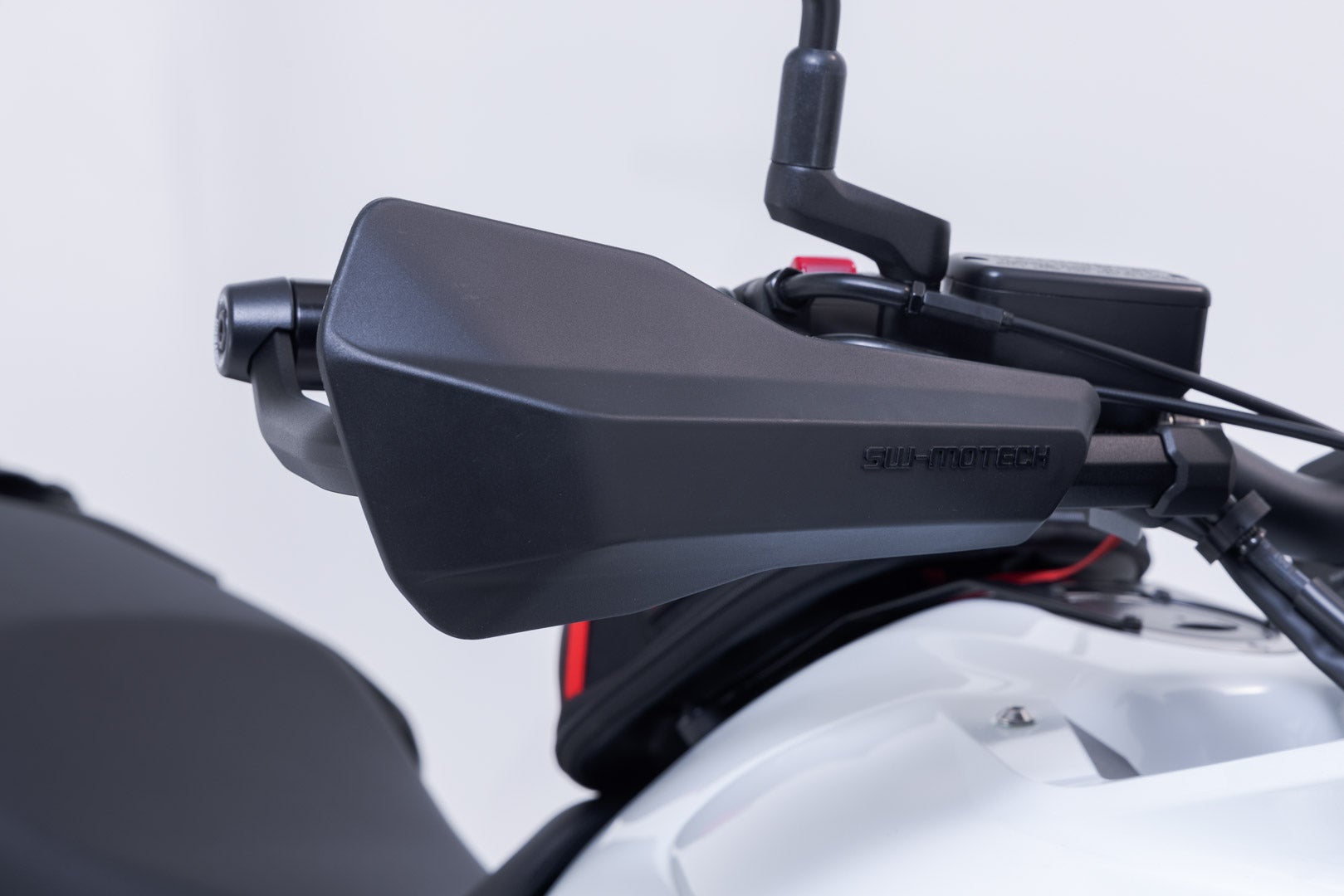 SW-Motech Sport handguard kit - Black. Honda CB500X (18-), NX500 (23-). Figure 4