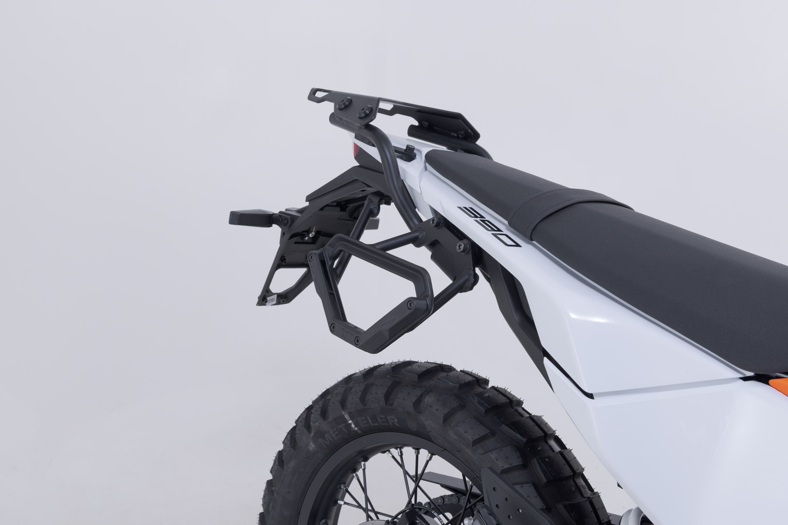 SW-Motech V-LOC Side Carrier höger - KTM 125 End/SMC R, 250 Adv, 390 Adv/Enduro/SMC R. Figur 3