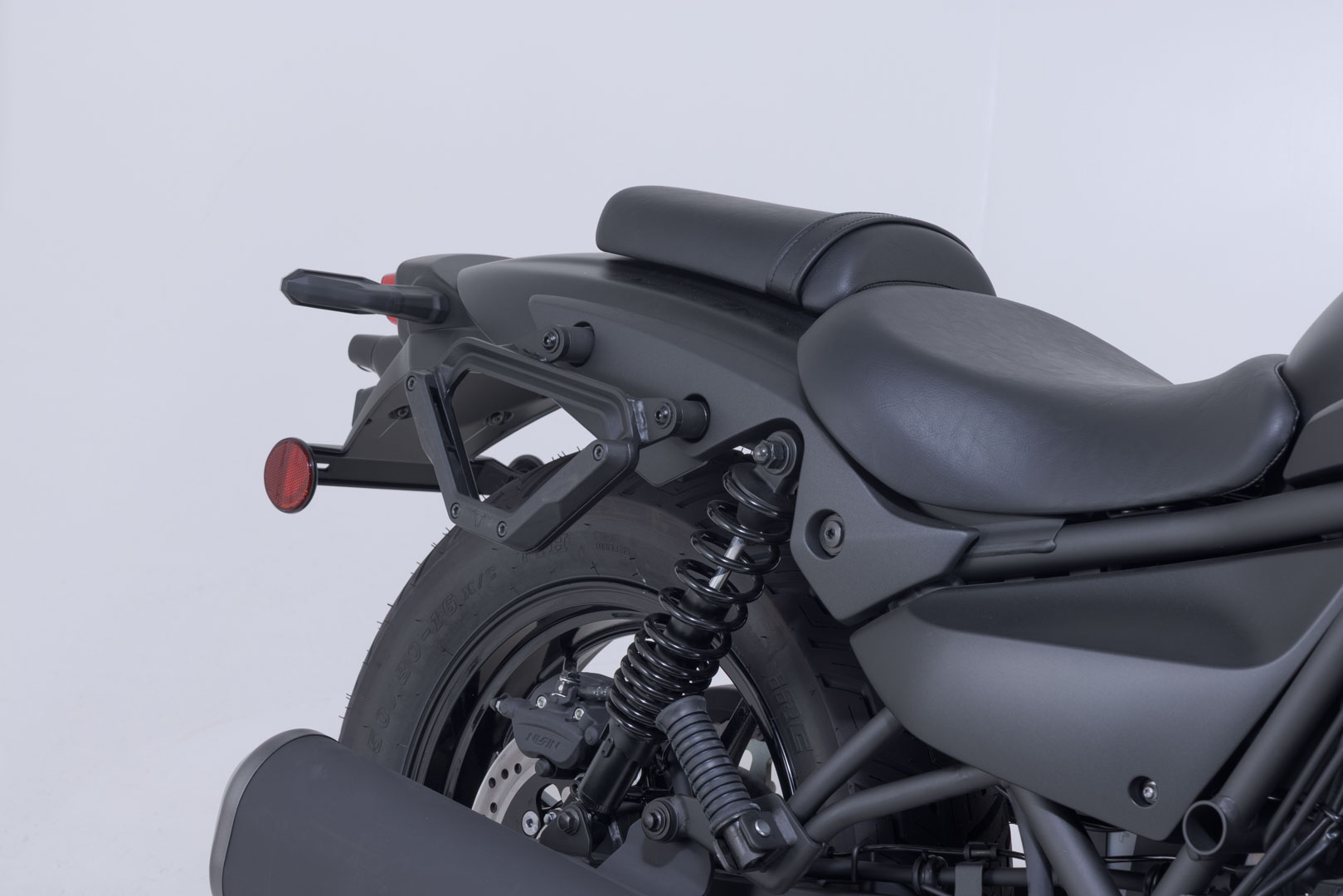 SW-Motech V-LOCサイドキャリア右 - カワサキ・エリミネーター500(23-)。 図3