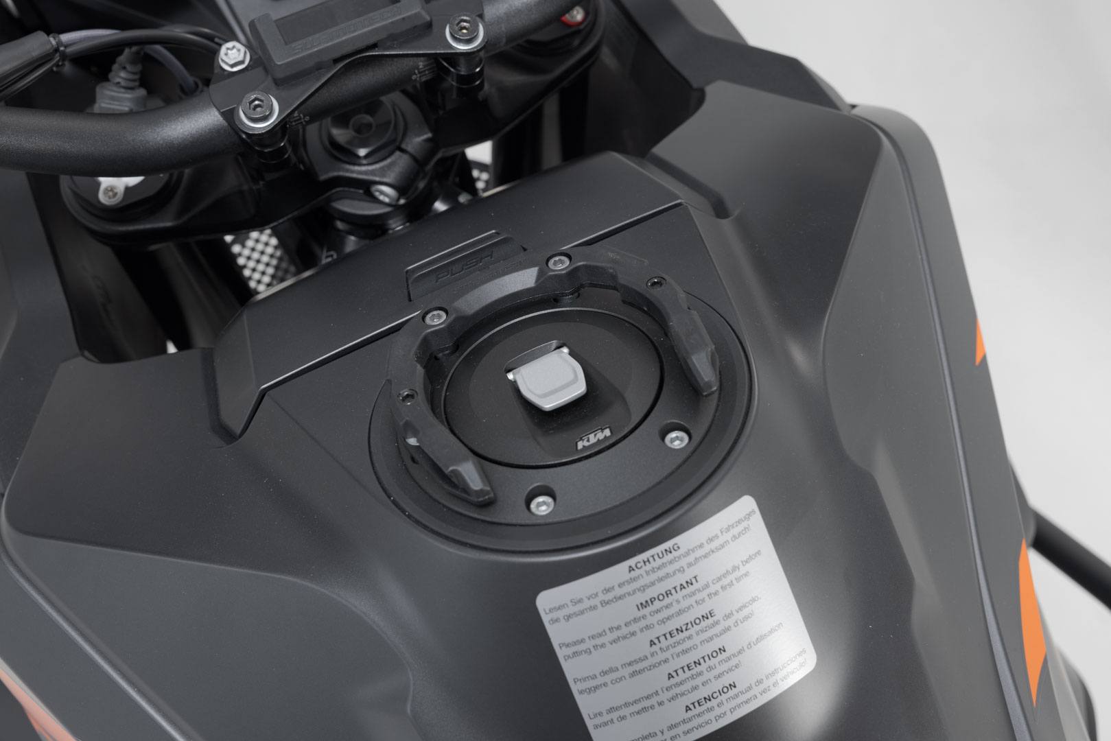 Inelul pentru rezervor SW-Motech PRO - Negru. KTM 1290 / 1390 Super Adventure (21-). Figura 2