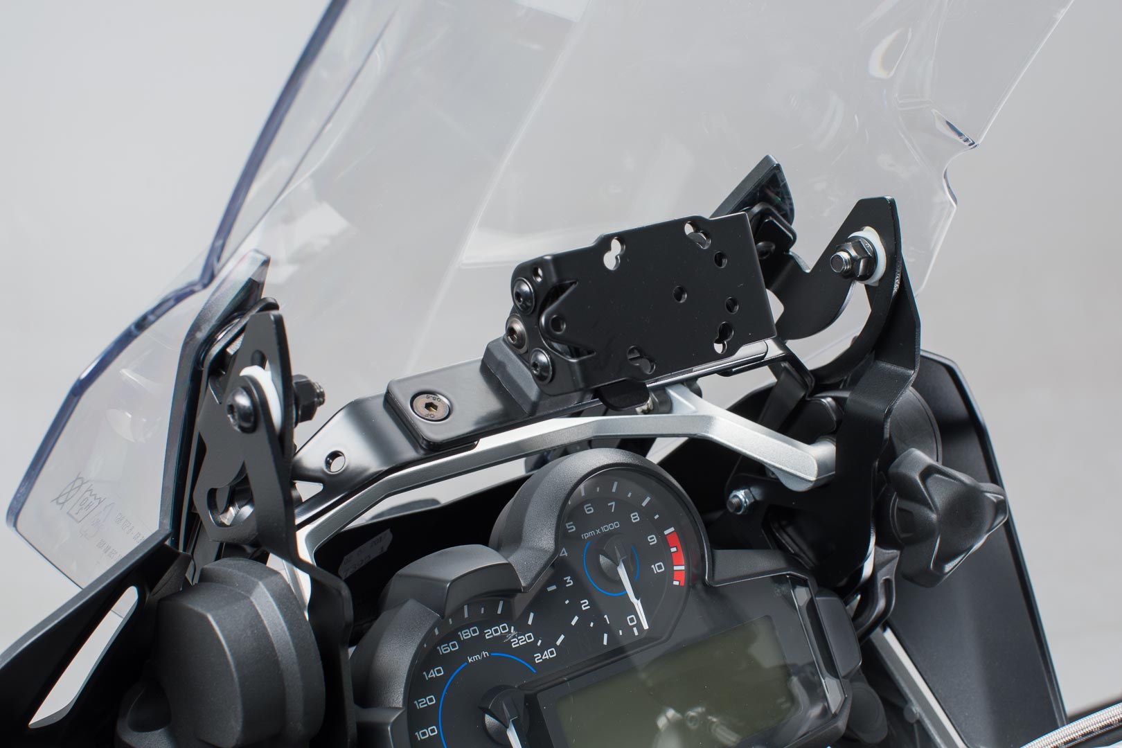 Întărirea ecranului SW-Motech - Negru. BMW R 1200 GS (12-), R 1250 GS (18-). Figura 1