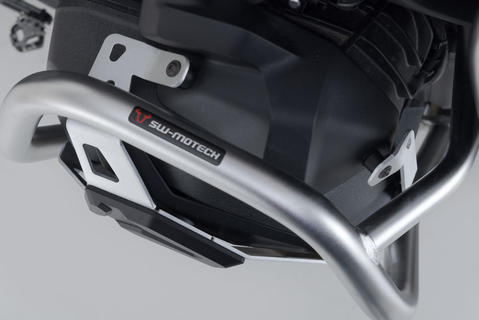 SW-Motech Cylinderskydd - Svart/Silver. BMW R 1300 GS, R 1300 R/RS. Figur 4