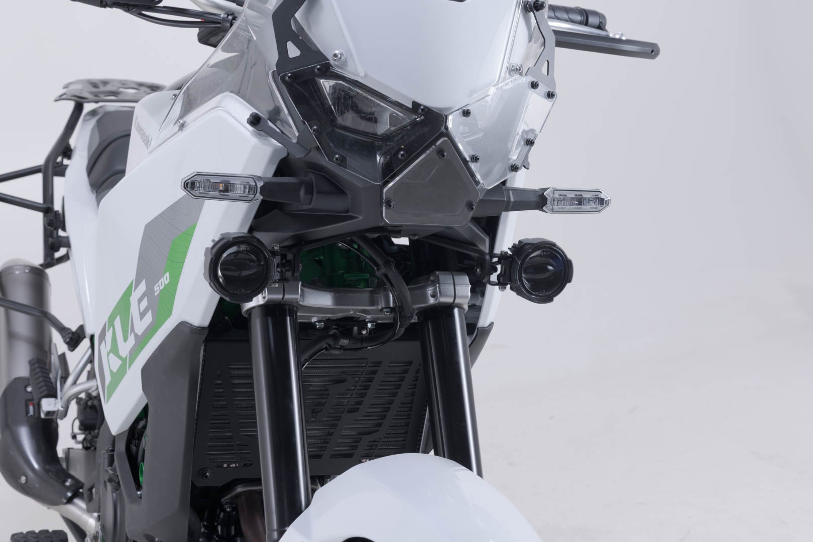 Side view of SW-Motech EVO fog light kit - Black. Kawasaki KLE500 / KLE500 SE (26-).