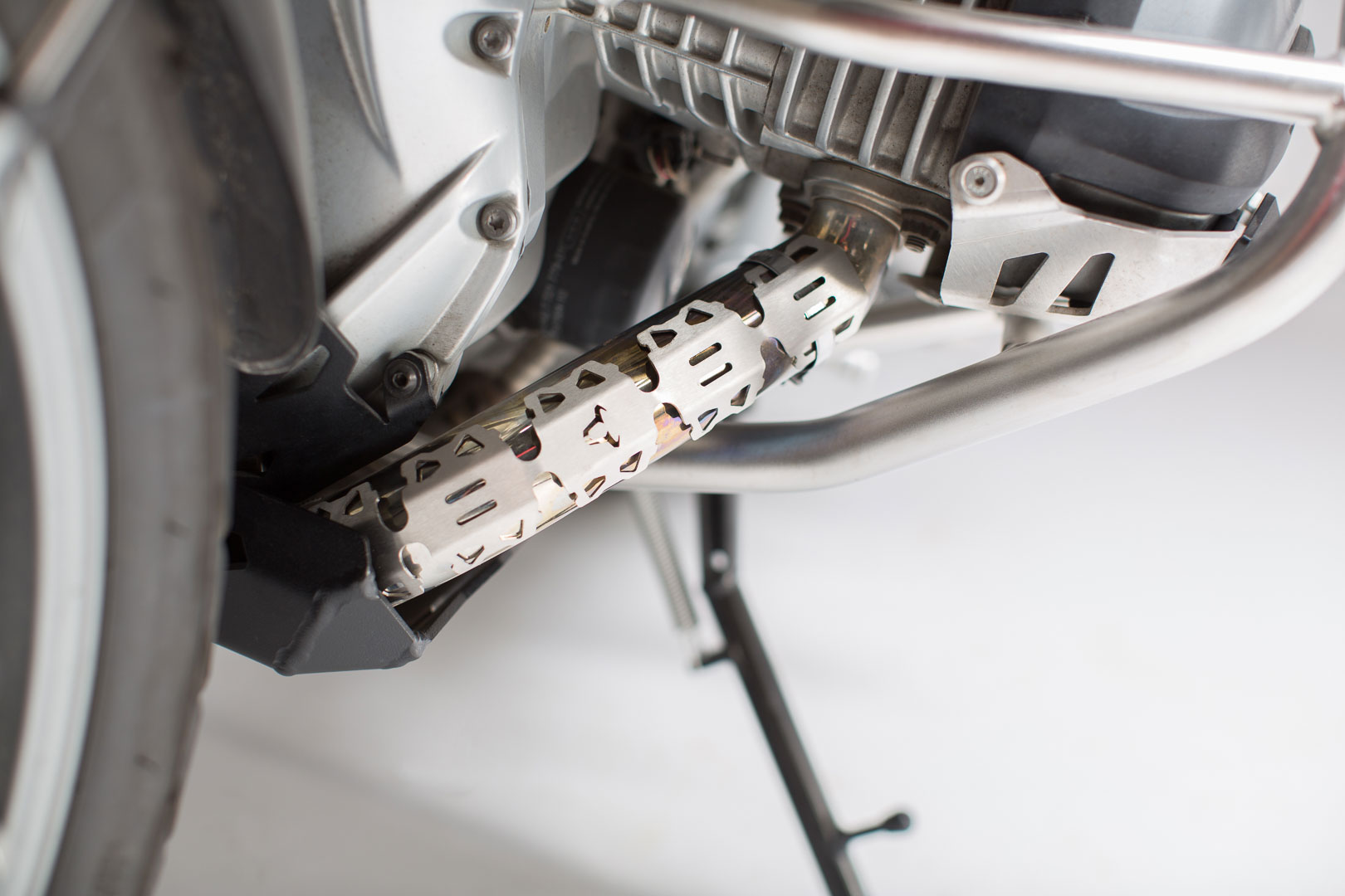 SW-Motech Header pipe guard - Pentru țeavă de header cu Ø 32-50 mm. Argintiu. Universal Figura 4