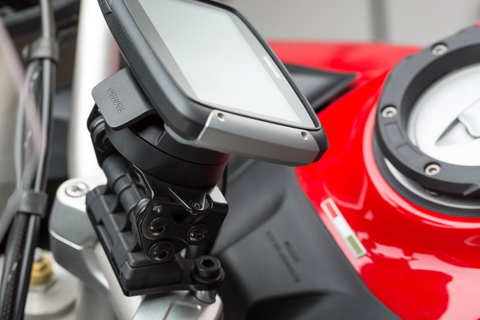 SW-Motech Suporte GPS para guidão - Preto. Ducati Multistrada 1200 / 950 / 1260 / V2. Figura 1