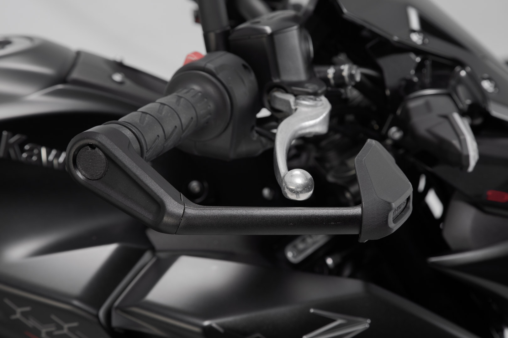 Protecții SW-Motech cu protecție împotriva vântului - Negru. Modele Kawasaki, Yamaha MT-09 (23-). Figura 5