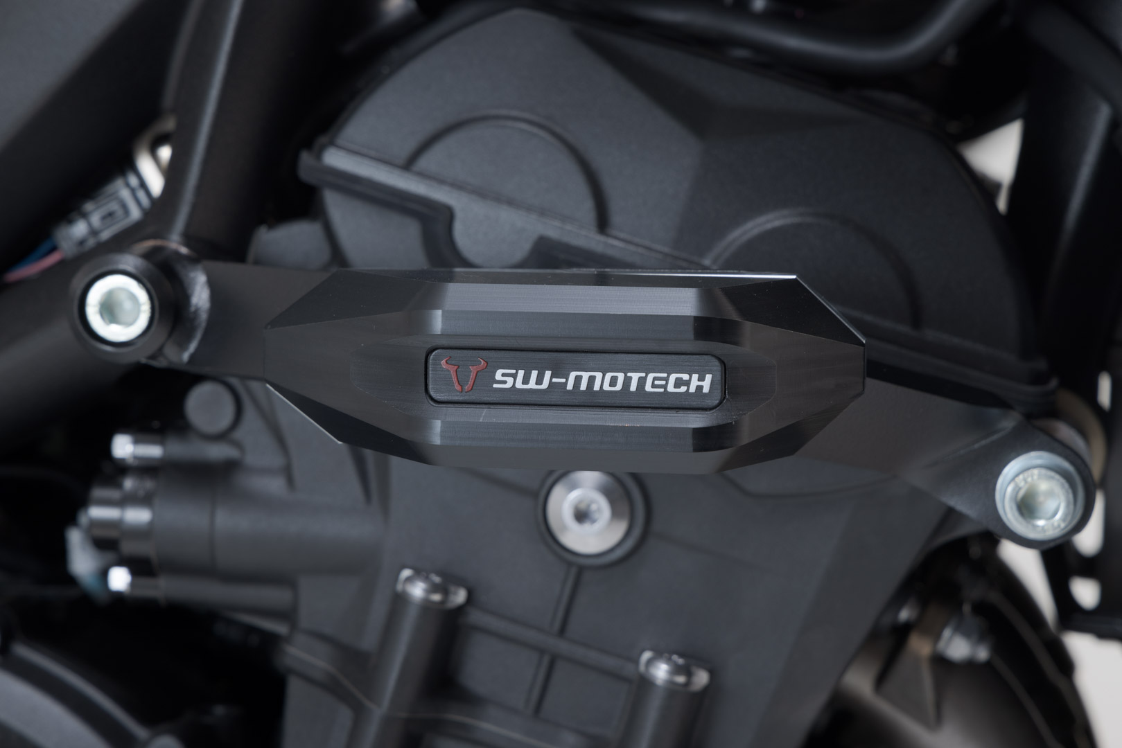 Kit SW-Motech Frame slider - Negru. Triumph Street Triple (12-) / Rx (15-). Figura 2