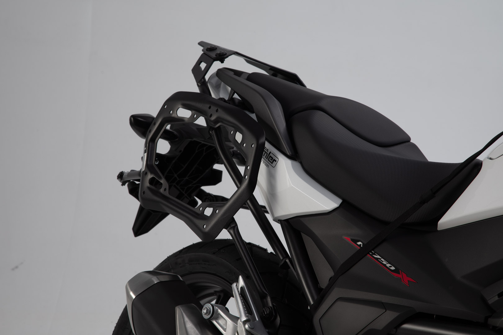 Sistem de carcasă din aluminiu SW-Motech TRAX ADV - Negru. 37/37 l. Honda NC750X/XD, NC750S/SD. Figura 3