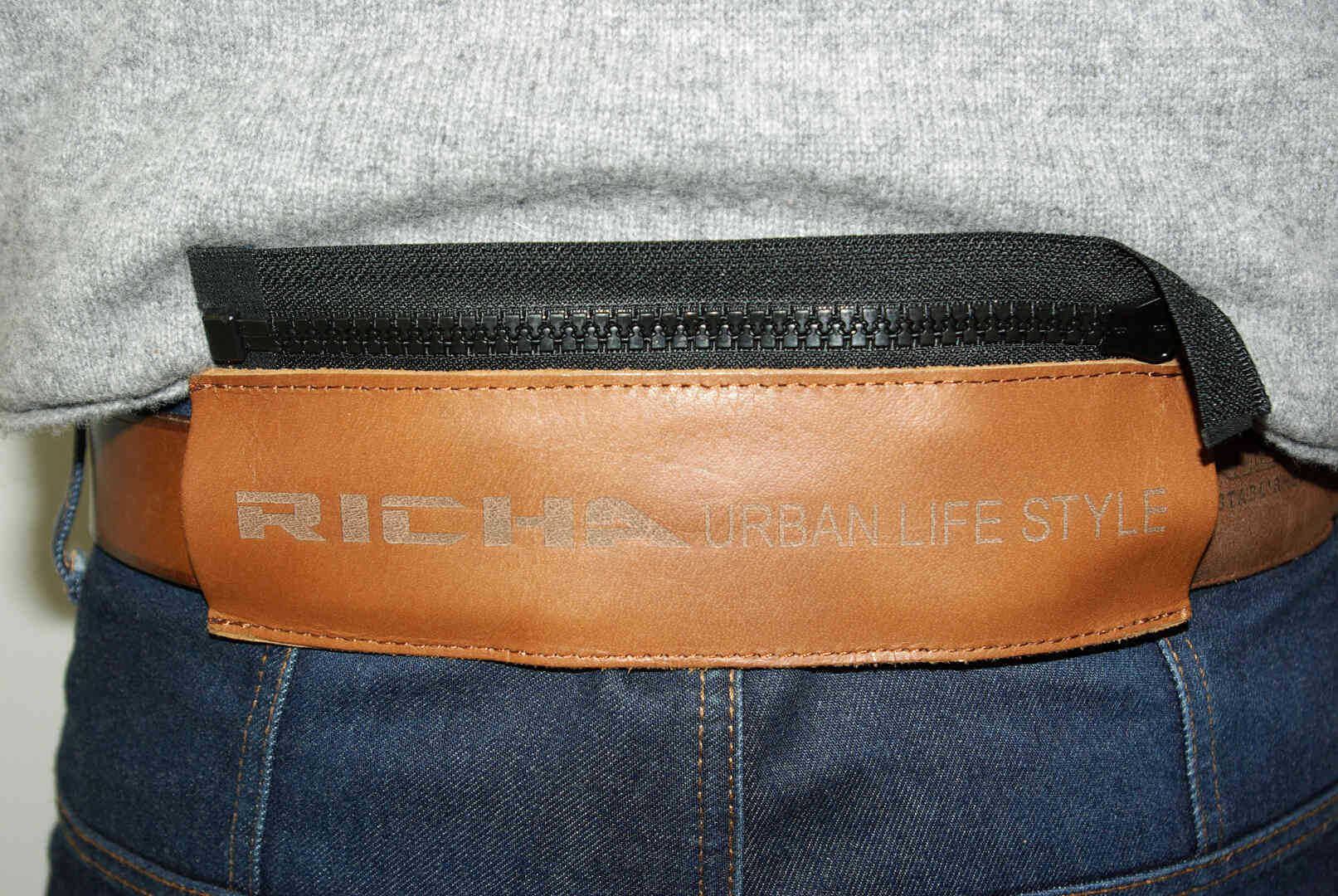 Richa Anslutande bälte brun Figur 2
