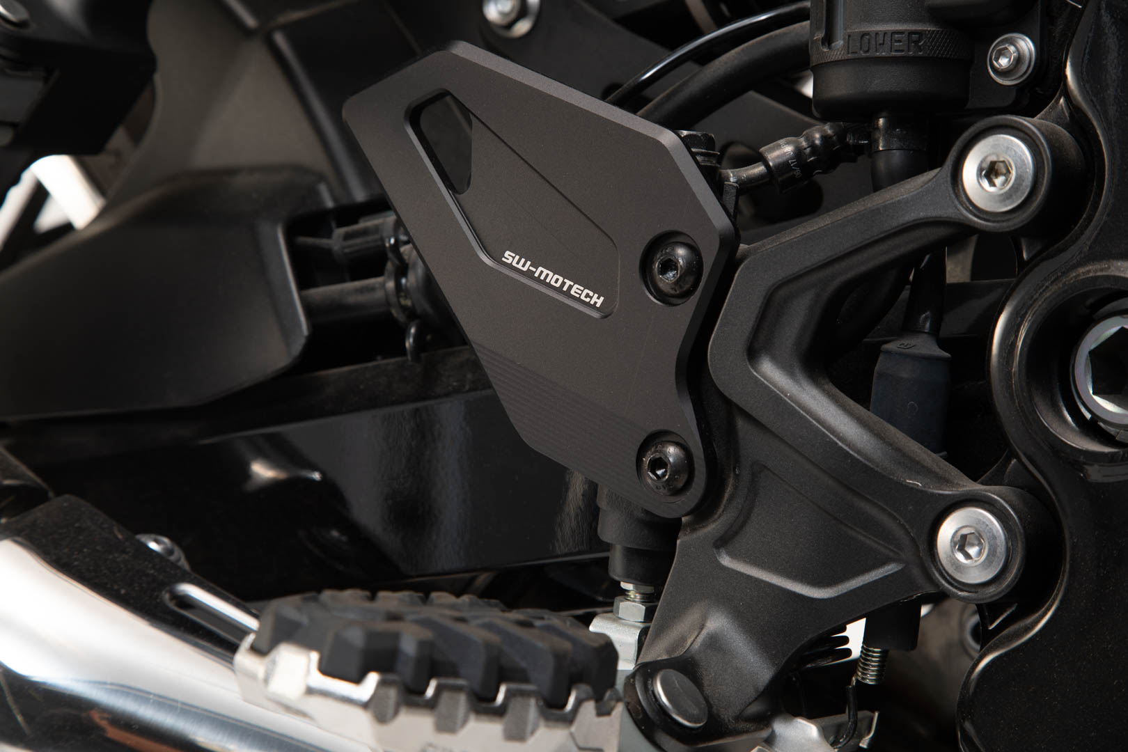 SW-Motech Heel guard - Negru. Kawasaki Z900RS/ Cafenea / SE (17-). Figura 3