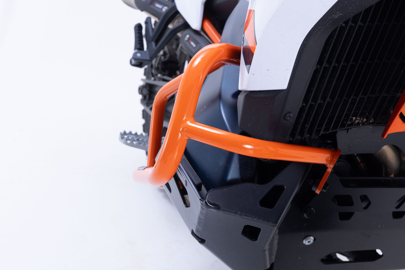 SW-Motech Crash bar - Portocaliu. KTM 790 Adv (23-), 890 Adv/R (22-). Figura 3