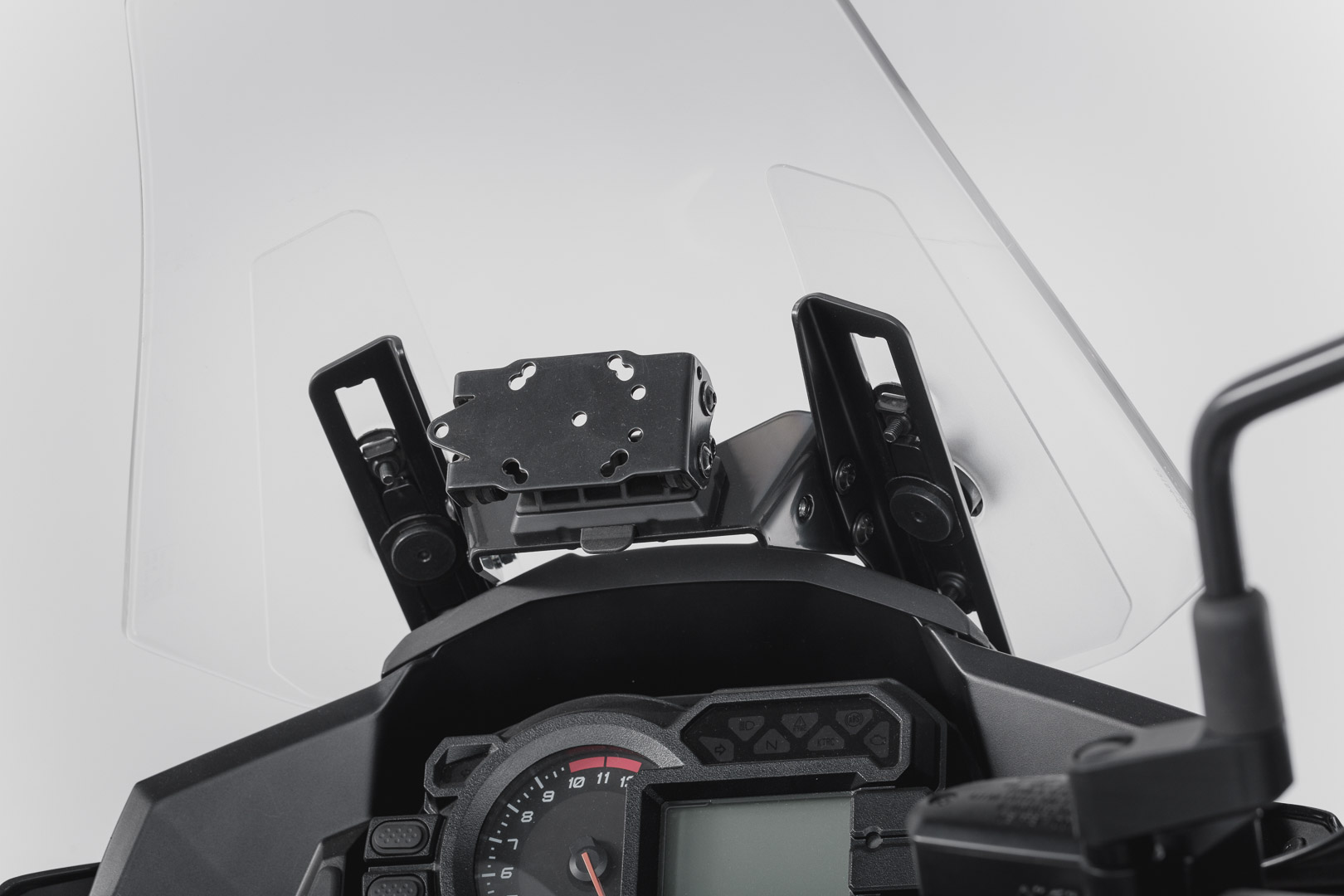 SW-Motech GPS-fäste för cockpit - Svart. Kawasaki Versys 1000 (15-17). Figur 1