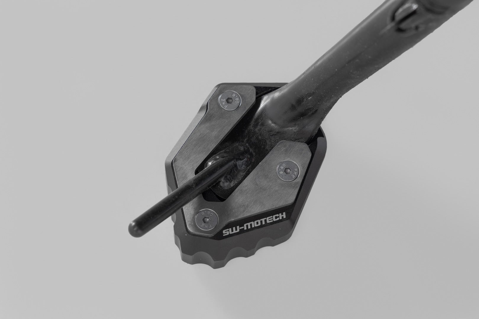 SW-Motech Extension for side stand foot - Black/Silver. Yamaha MT-09 (20-)/ XSR900 (21-). Figure 3
