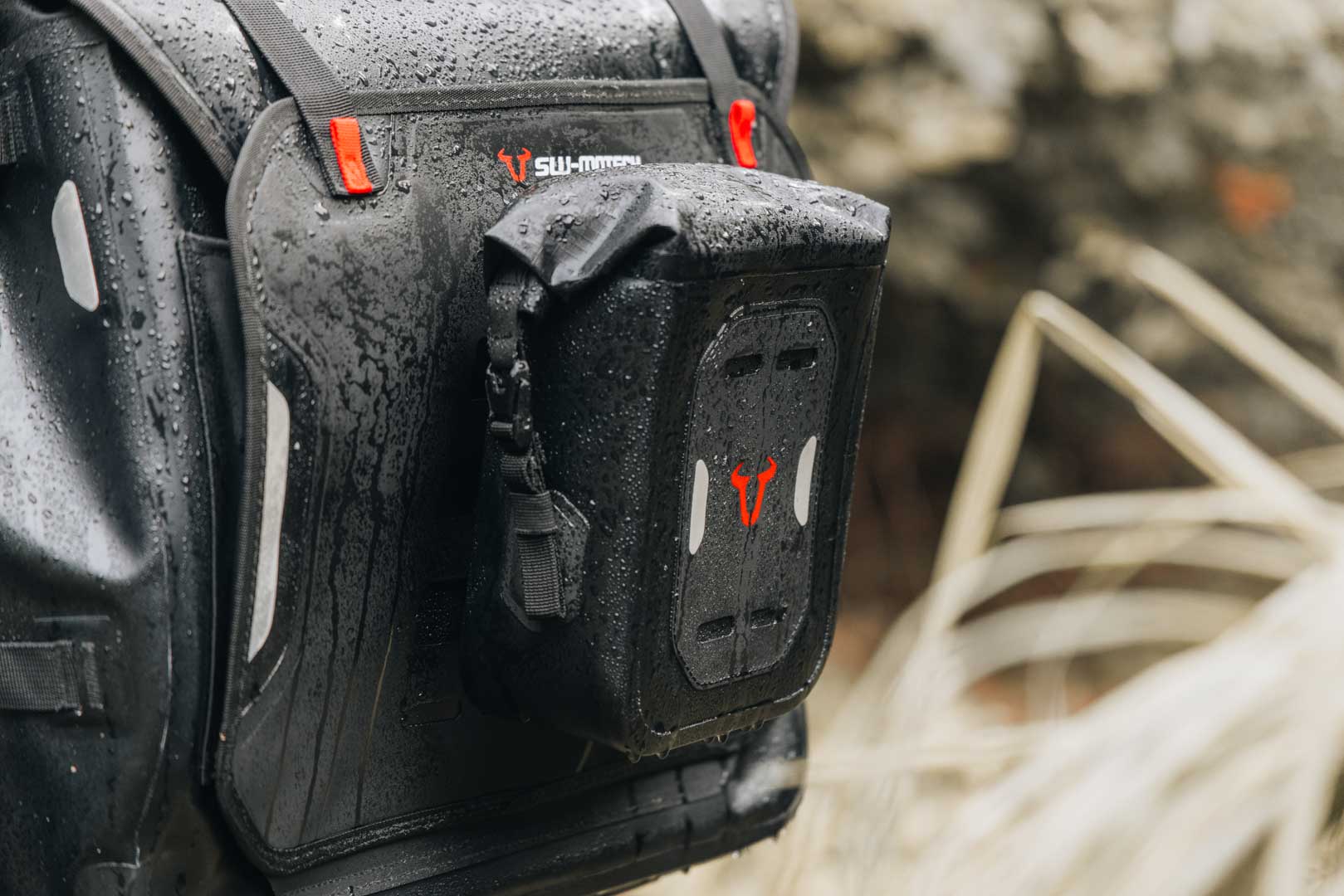 Geanta de accesorii SW-Motech PRO Plus WP - Neagră. Rezistență la apă. Figura 3