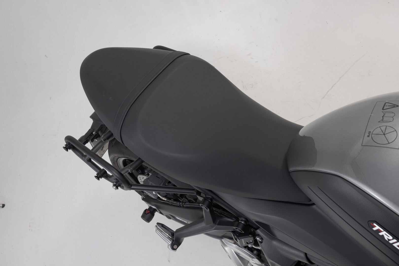 SW-Motech URBAN ABS side case system - 2x 16,5 l. Triumph Trident 660 (21-25). Rysunek 5