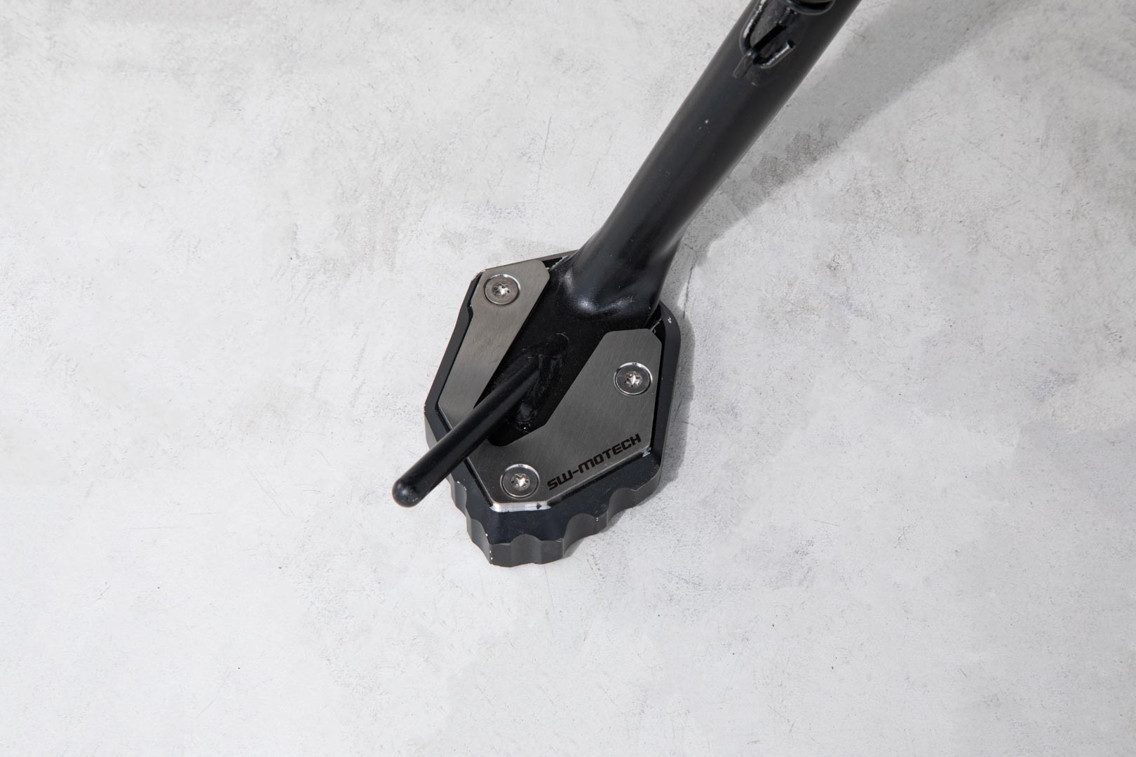 Extensie SW-Motech pentru piciorul lateral - Negru/argintiu. Modelele Yamaha Tracer 9 (20-). Figura 2