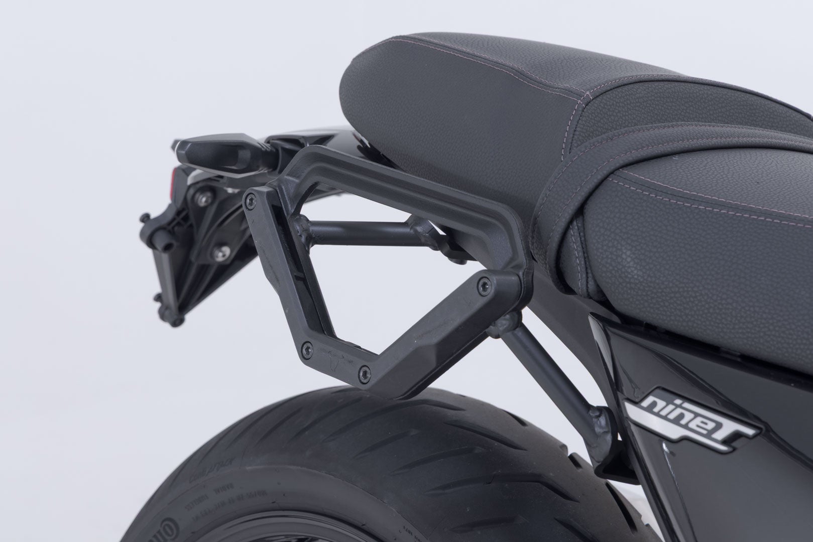 SW-Motech Legend Gear Side Bag system V-LOC - 11/11 l. BMW R 12 S / R 12 niT (23-). Figur 4