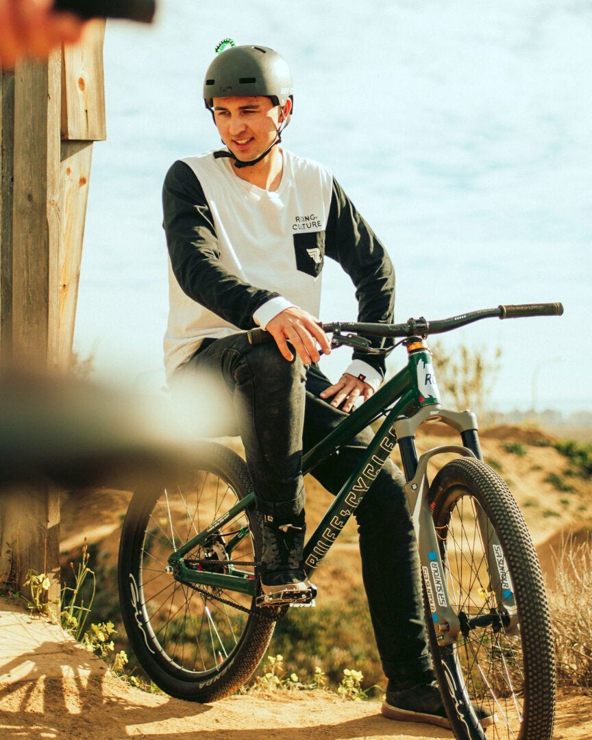Side view of Riding Culture Huppi Pro Black LT Cycling Pants