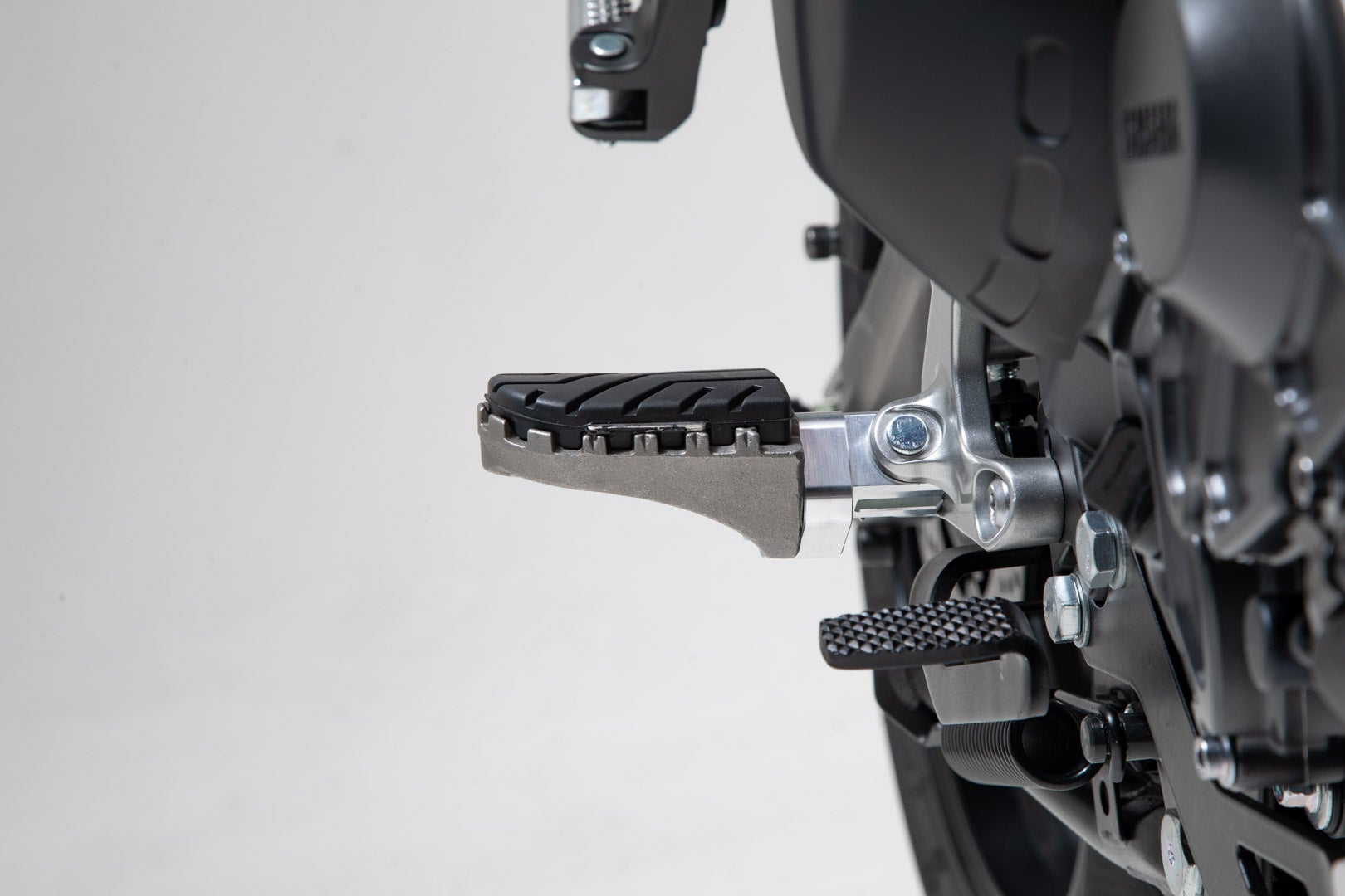 SW-Motech ION voetsteunkit - Yamaha Tracer 9 (20-24). Figuur 5
