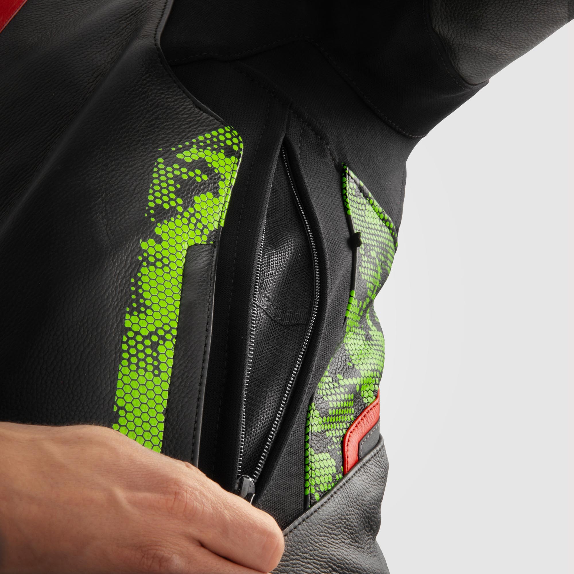 Rebelhorn Veloce Camo Motorcycle Leather Jacket black/green/red 56 Figure 4