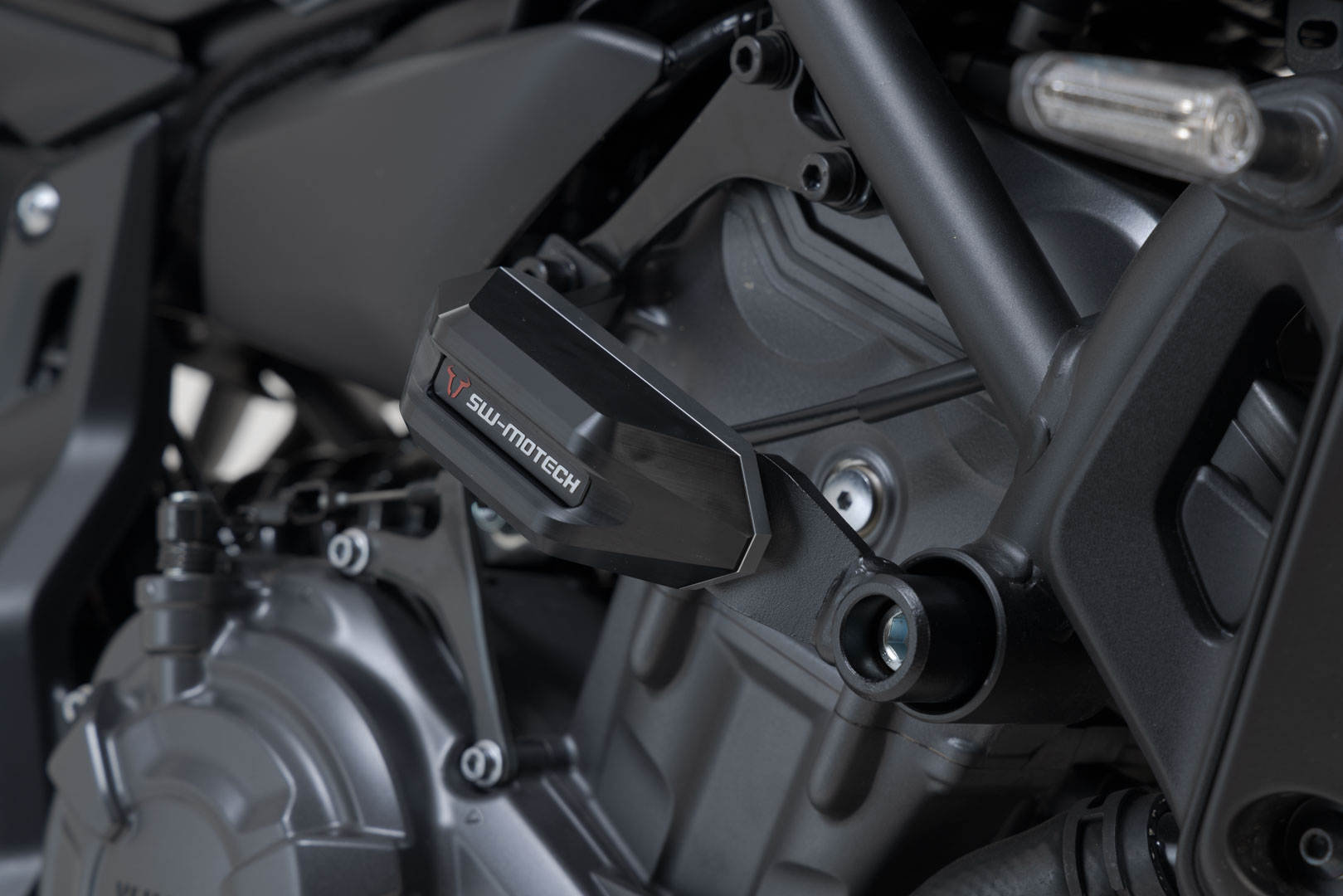 Kit SW-Motech Frame slider - Negru. Yamaha MT-07 (14-) / MT-07 Tracer (16-). Figura 1