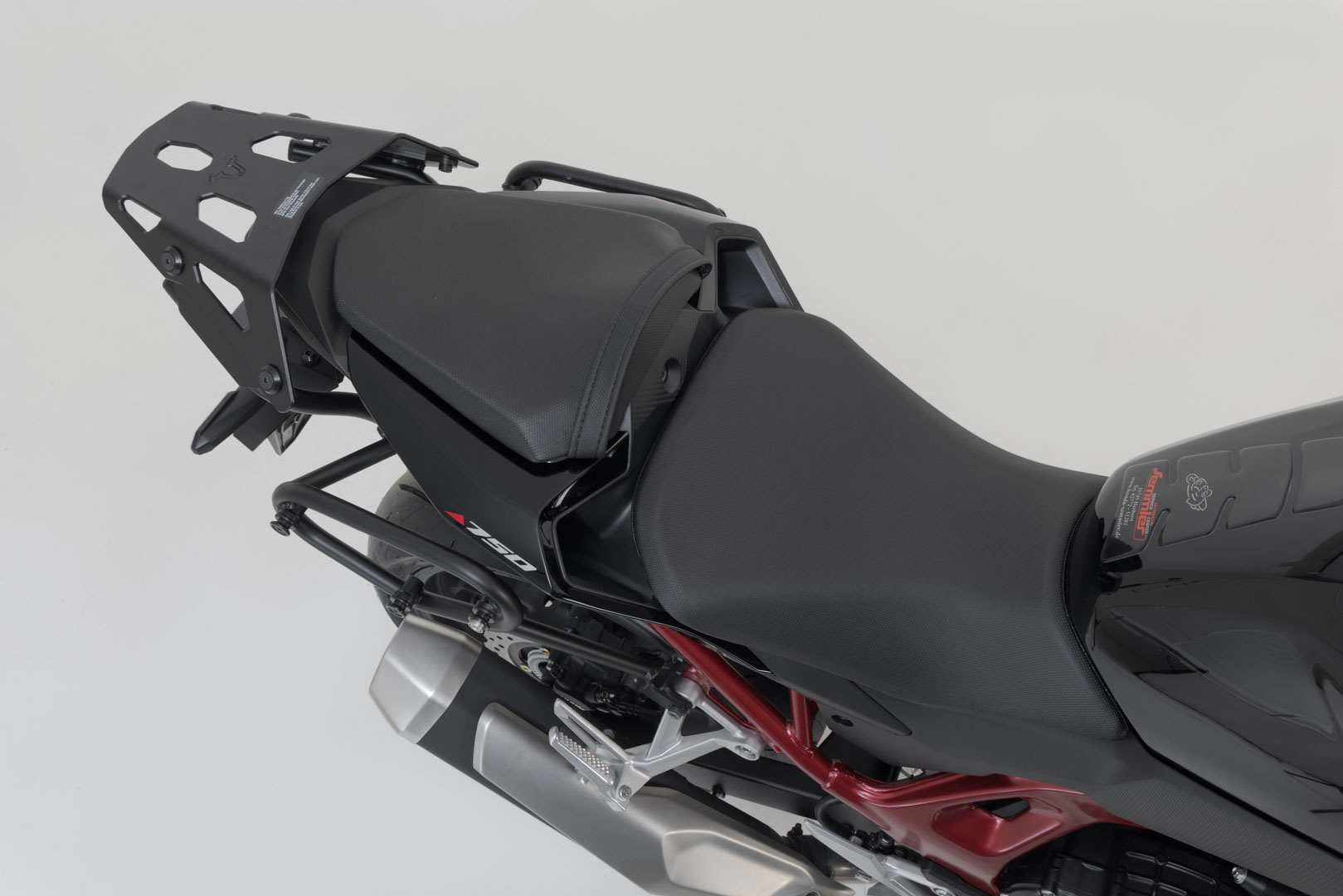 Sistem lateral SW-Motech URBAN ABS - 2x 16,5 l. Honda CB750 Hornet (22-). Figura 5