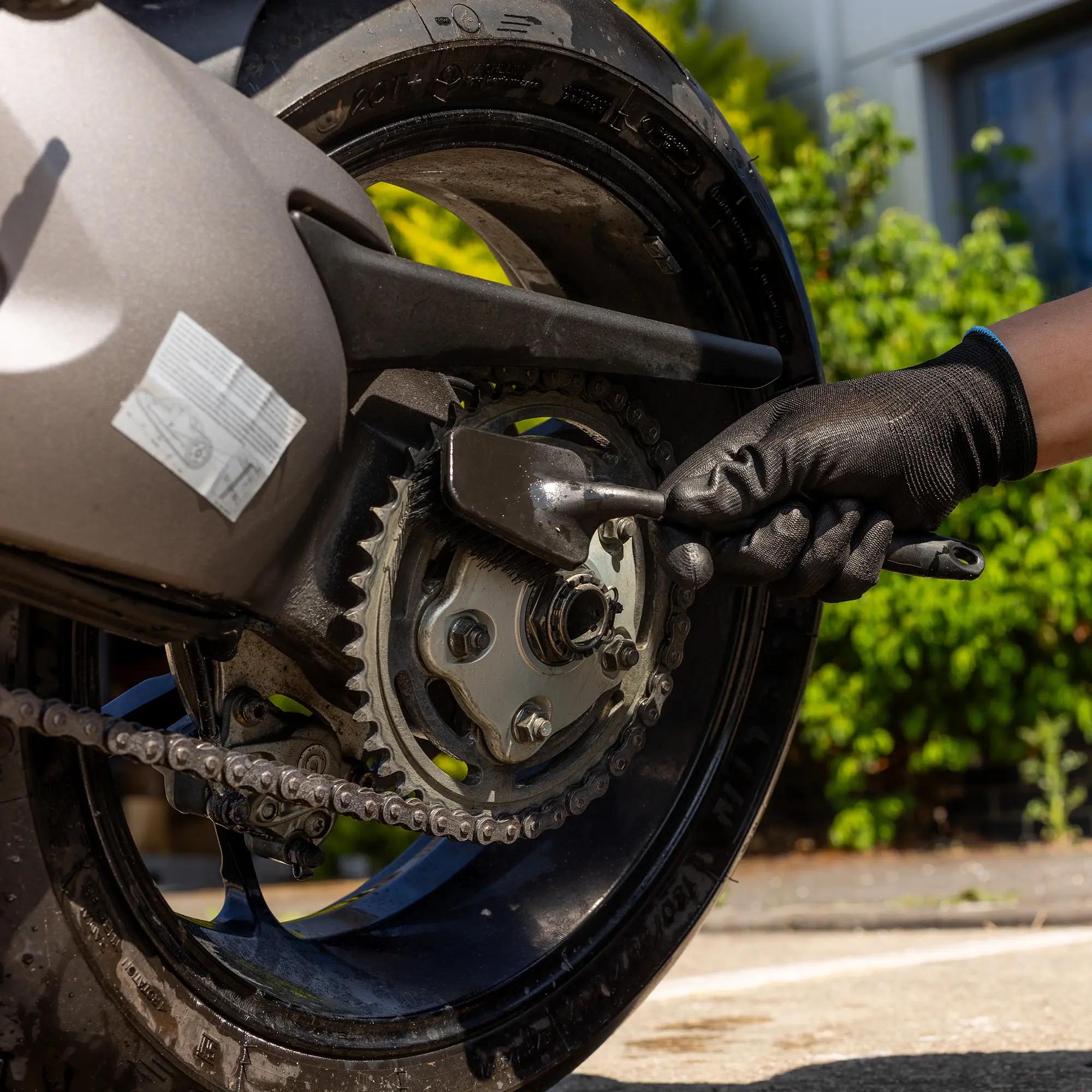 Side view of Oxford Pro Sprocket Brush