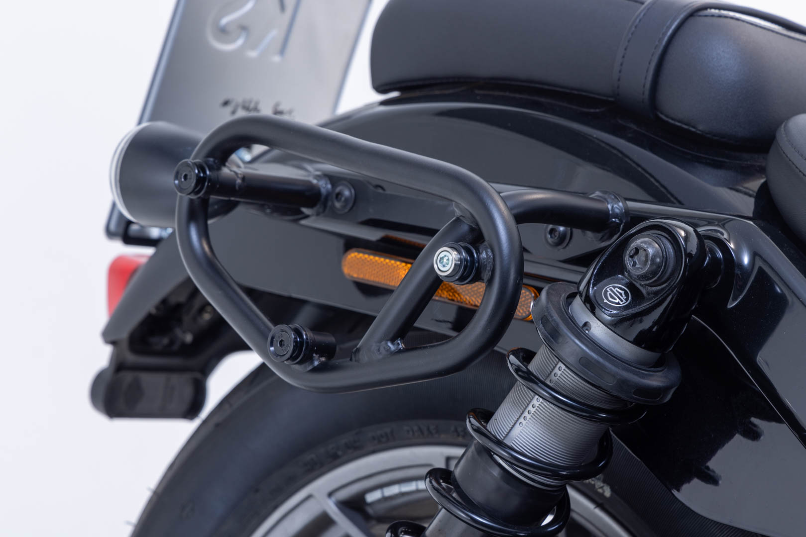 SW-Motech SLC portavion lateral stânga - Harley-Davidson Nightster (22-) / Special (23-). Figura 4
