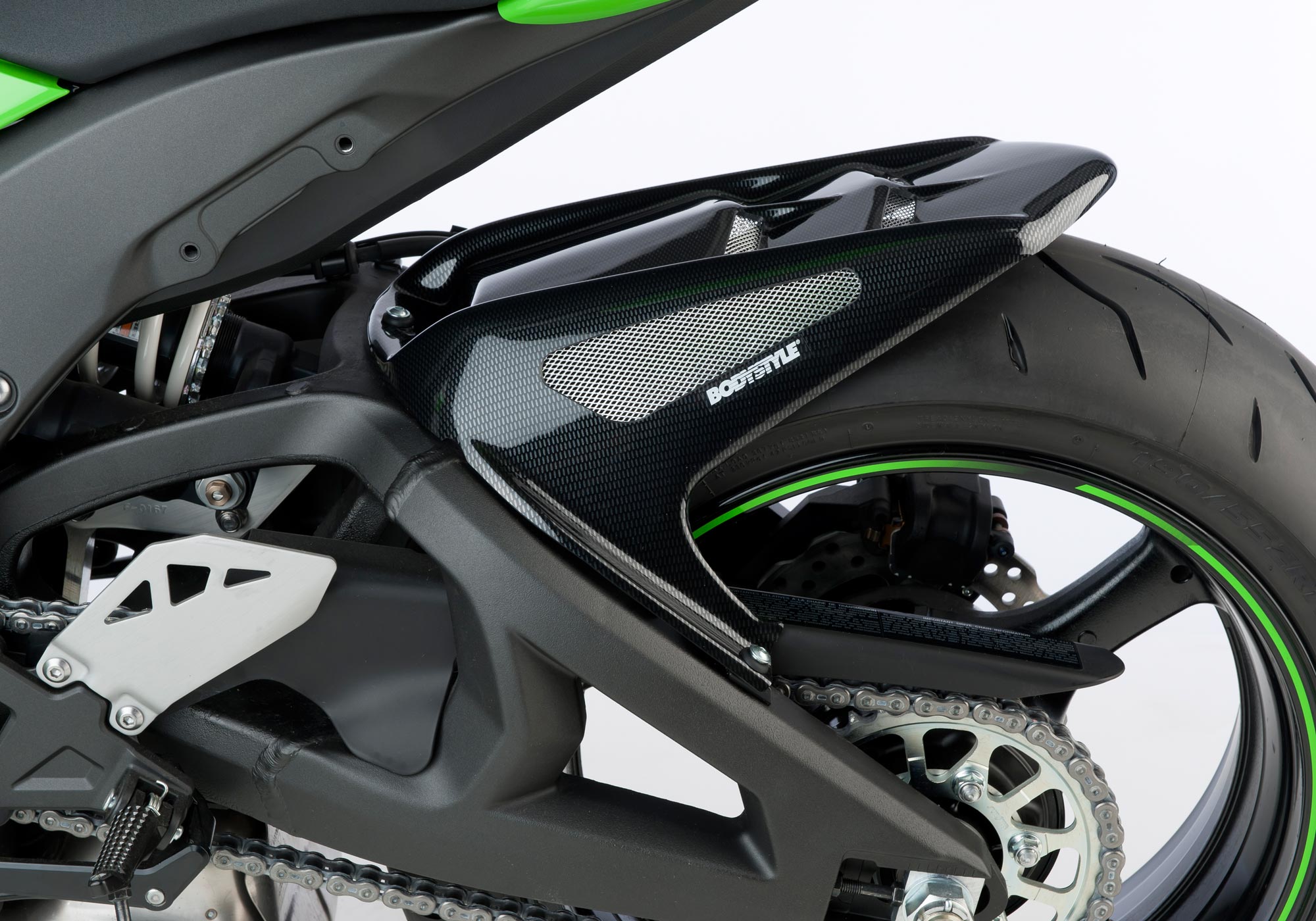 BODYSTYLE spate hugger ABS plastic aspect carbon Figura 1