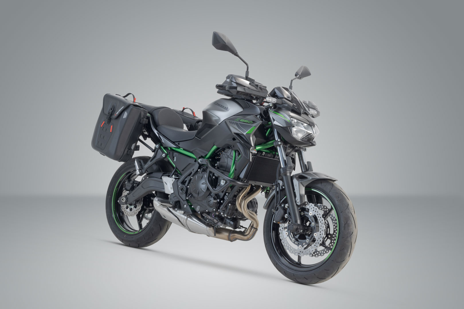 SW-Motech SysBag WP M/M sistem - Kawasaki Z650 (16-) / Ninja 650 (16-). Figura 2