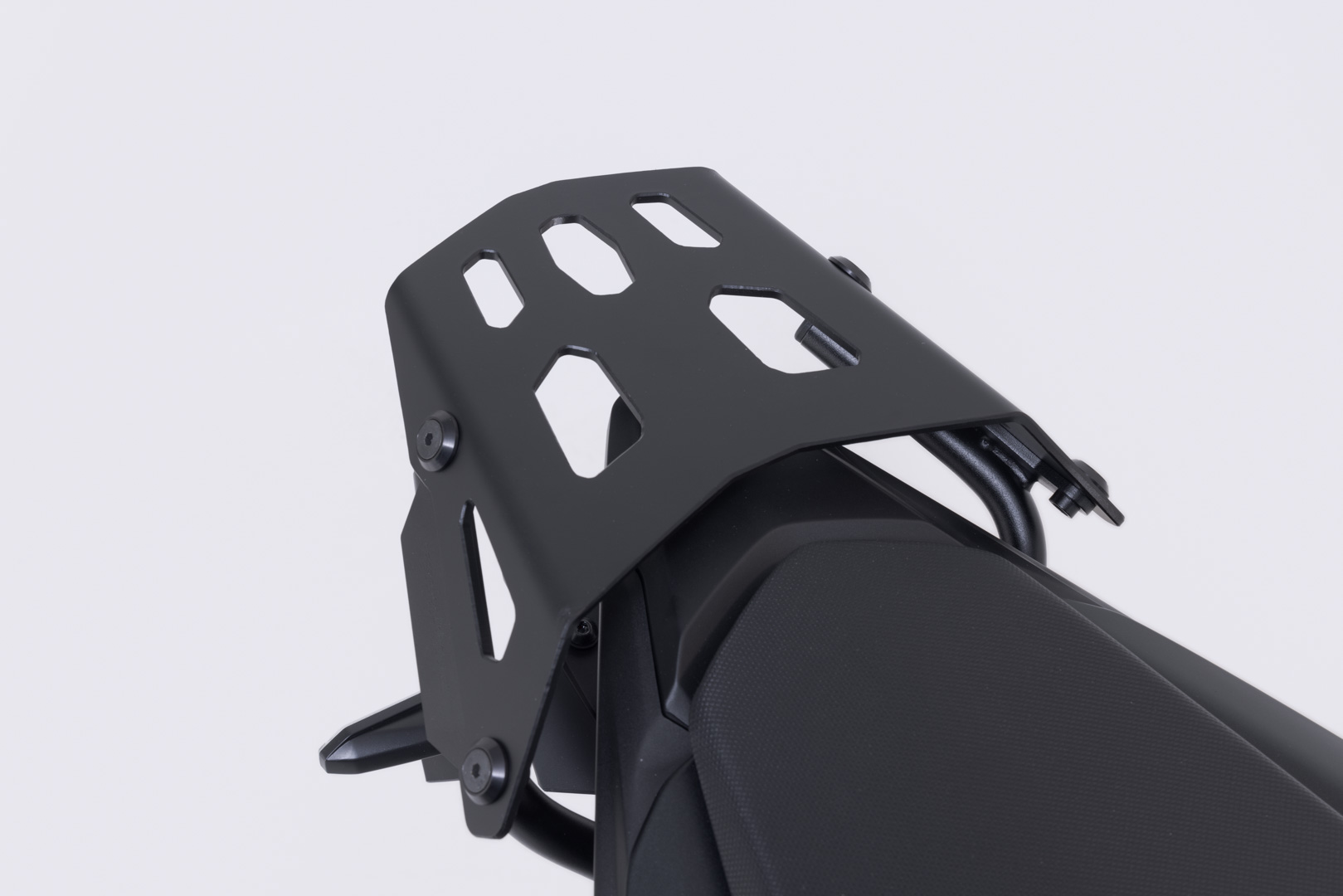 Sistem de carcasă superioară SW-Motech URBAN ABS - Negru. Honda CB500 Hornet (23-). Figura 3
