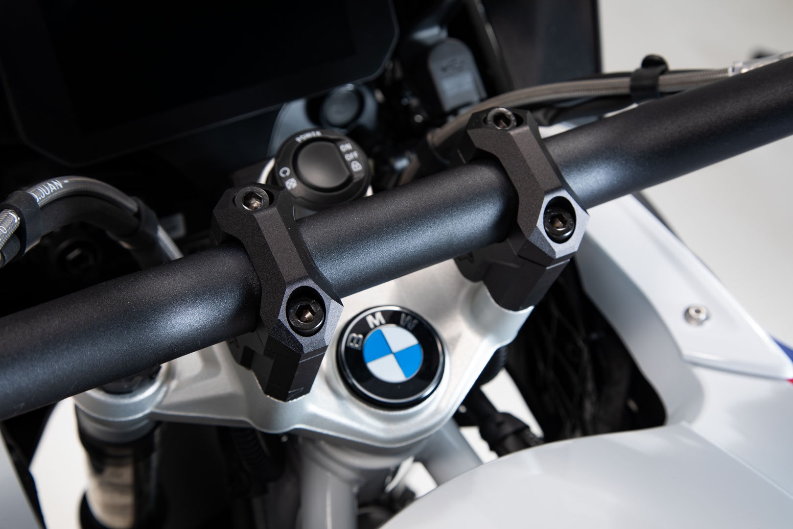 Ridicător de bară SW-Motech - H=40 mm. Negru. R1200GS (12-18), R1250GS (18-). Figura 4