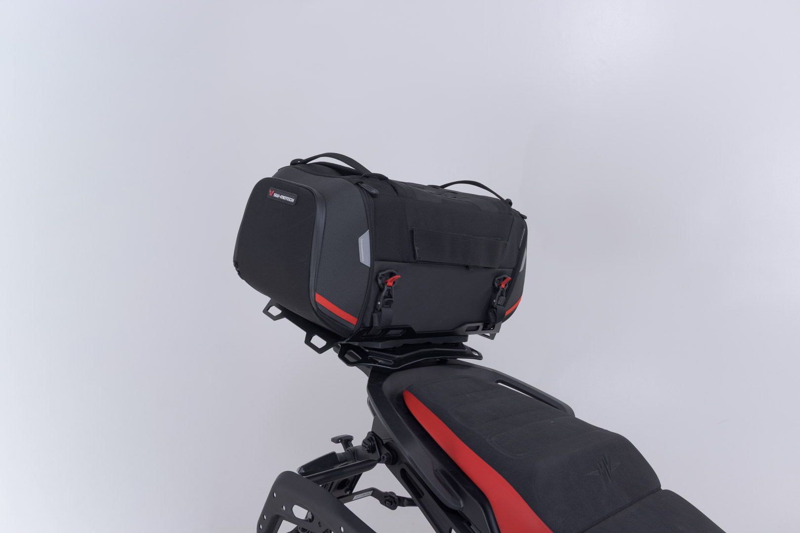 SW-Motech Rackpack-Set - MV Agusta Enduro Veloce (24-). Abbildung 5