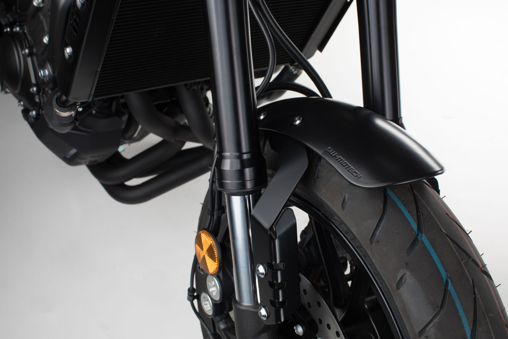 Kit SW-Motech Fender - Negru. Yamaha XSR900, MT-09/Tracer, 900 Tracer/GT. Figura 1