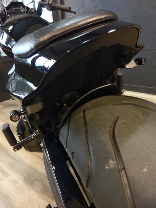 Design de acces Ținătoare de semnalizare negre de pereche Harley Davidson FXDR114 Figura 4
