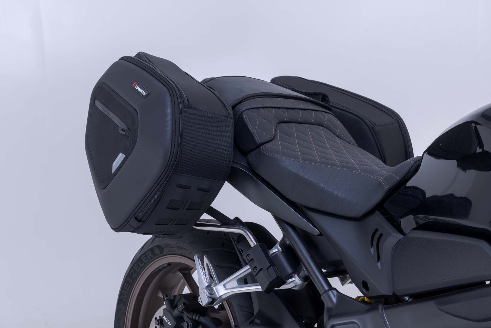 Set de geantă SW-Motech PRO BLAZE H - Negru. Honda CBR650R / CB650R (18-). Figura 3