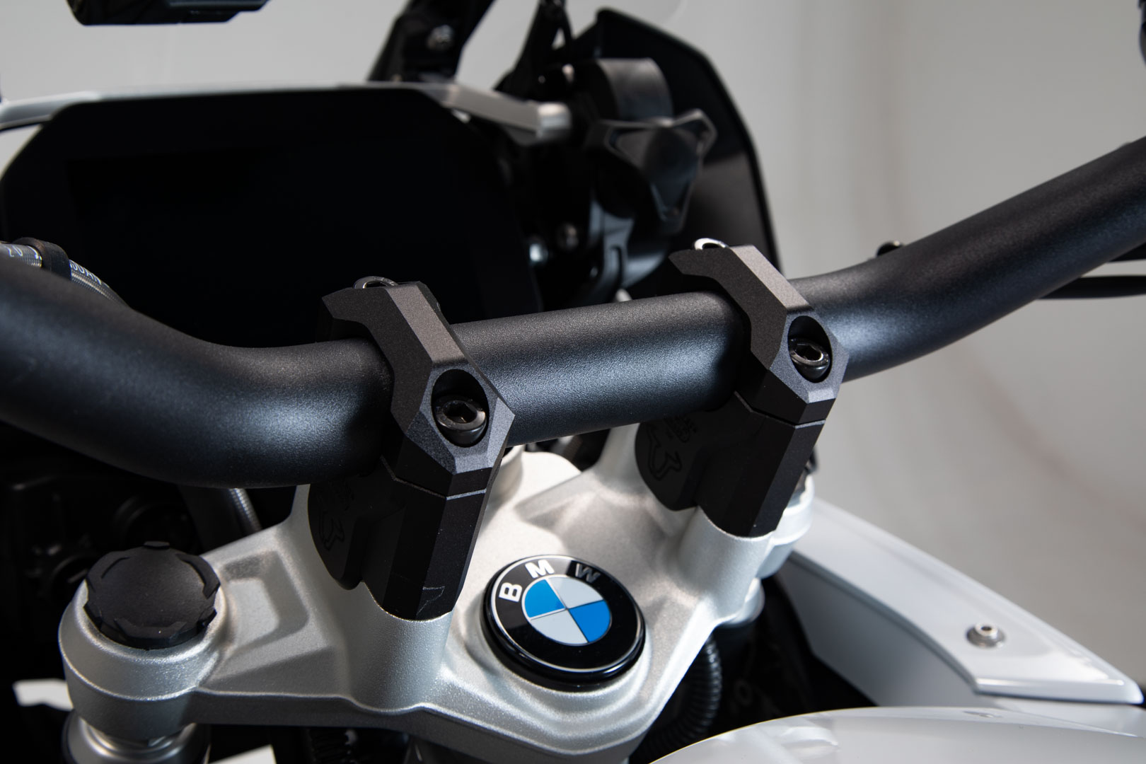 Ridicător de bară SW-Motech - H=40 mm. Negru. R1200GS (12-18), R1250GS (18-). Figura 3