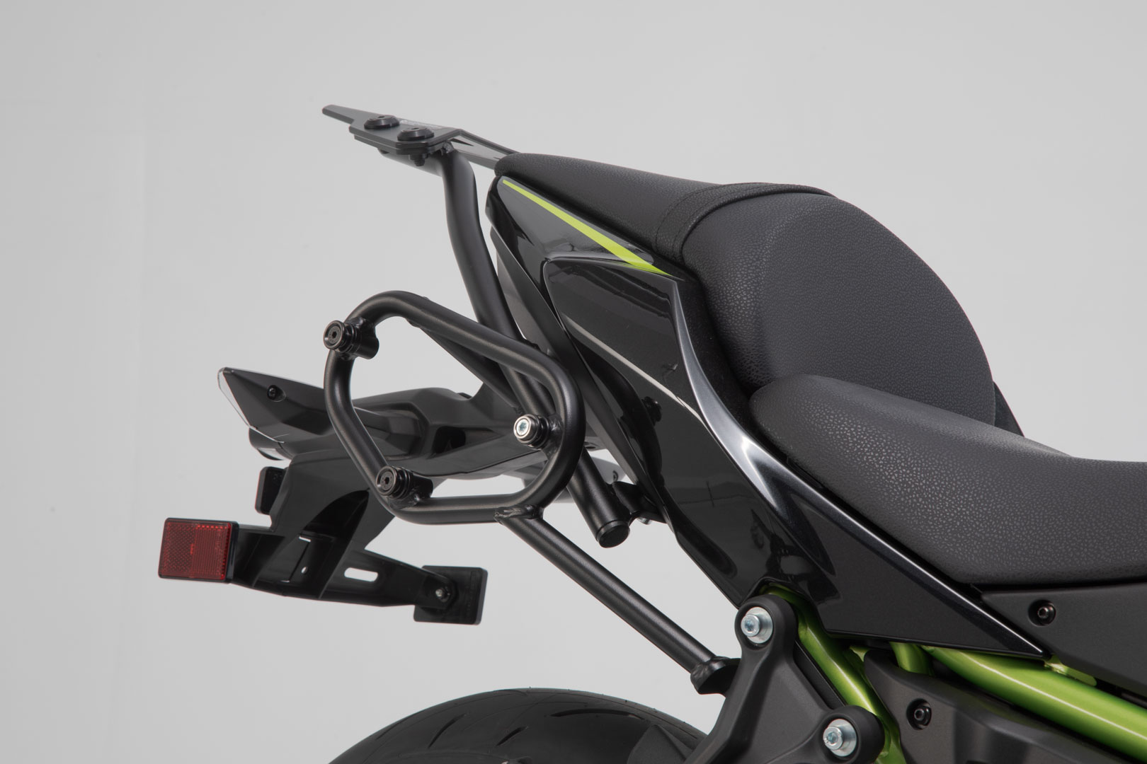 SW-Motech SLC portavion lateral dreapta - Kawasaki Z650 (16-) / Ninja 650 (16-). Figura 4