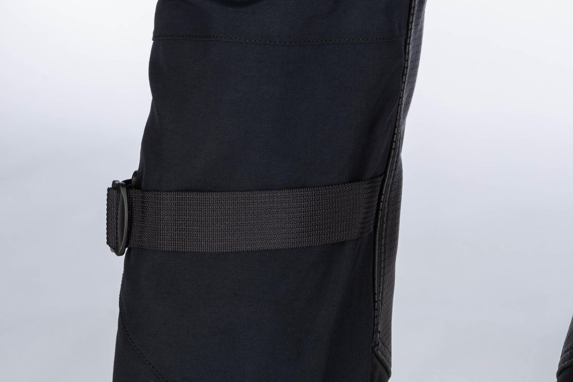 Klim Latitude Rogue Gore-Tex Motorcycle Textile Pants black Short 32 Figure 8