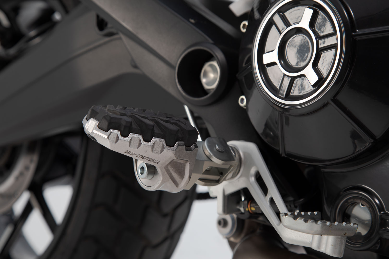 SW-Motech EVO fotstöd kit - Ducati modeller / Benelli TRK 502 X (18-). Figur 2