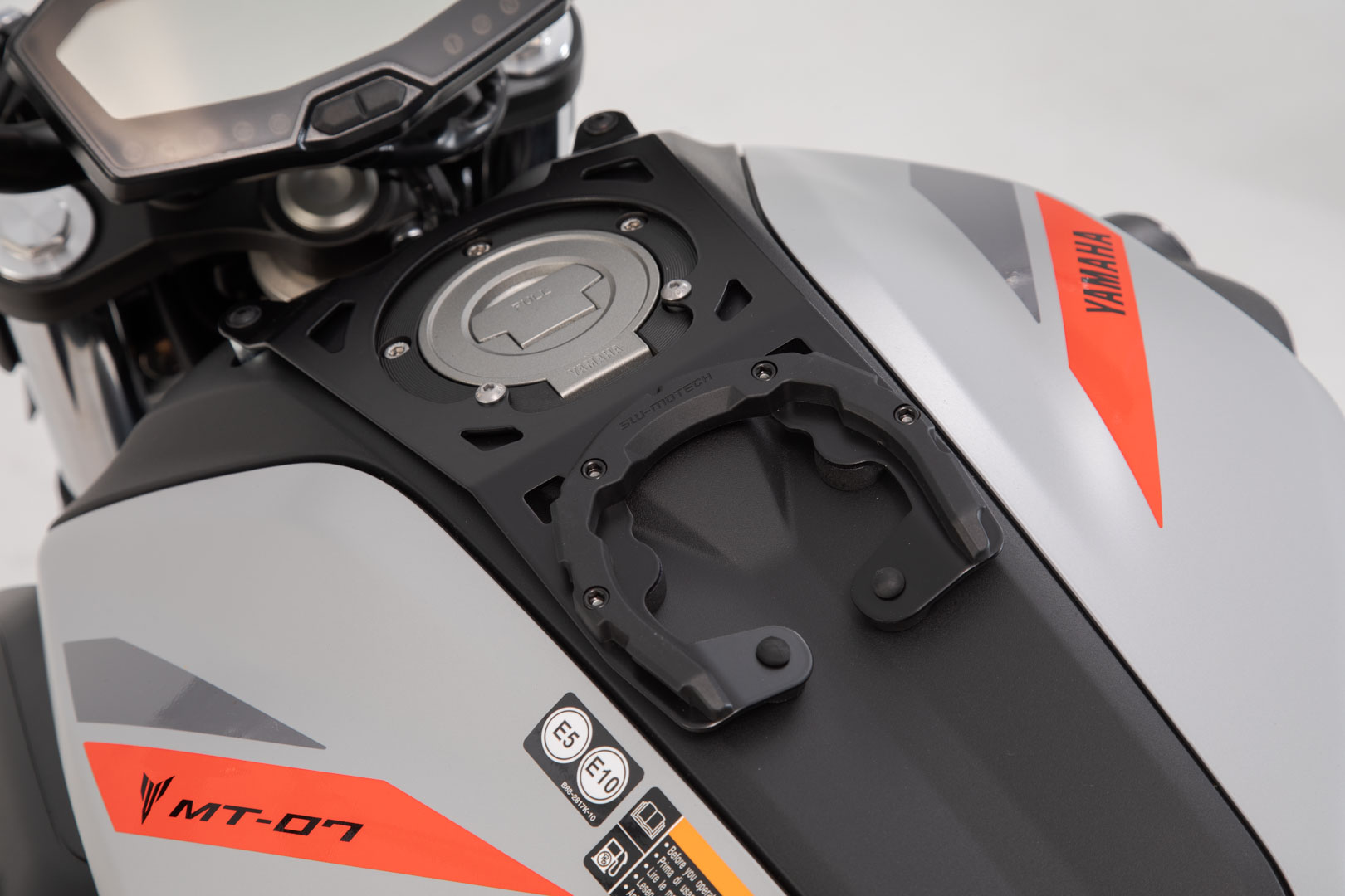 Inelul pentru rezervor SW-Motech PRO - Negru. Yamaha MT-07 (18-20). Figura 2